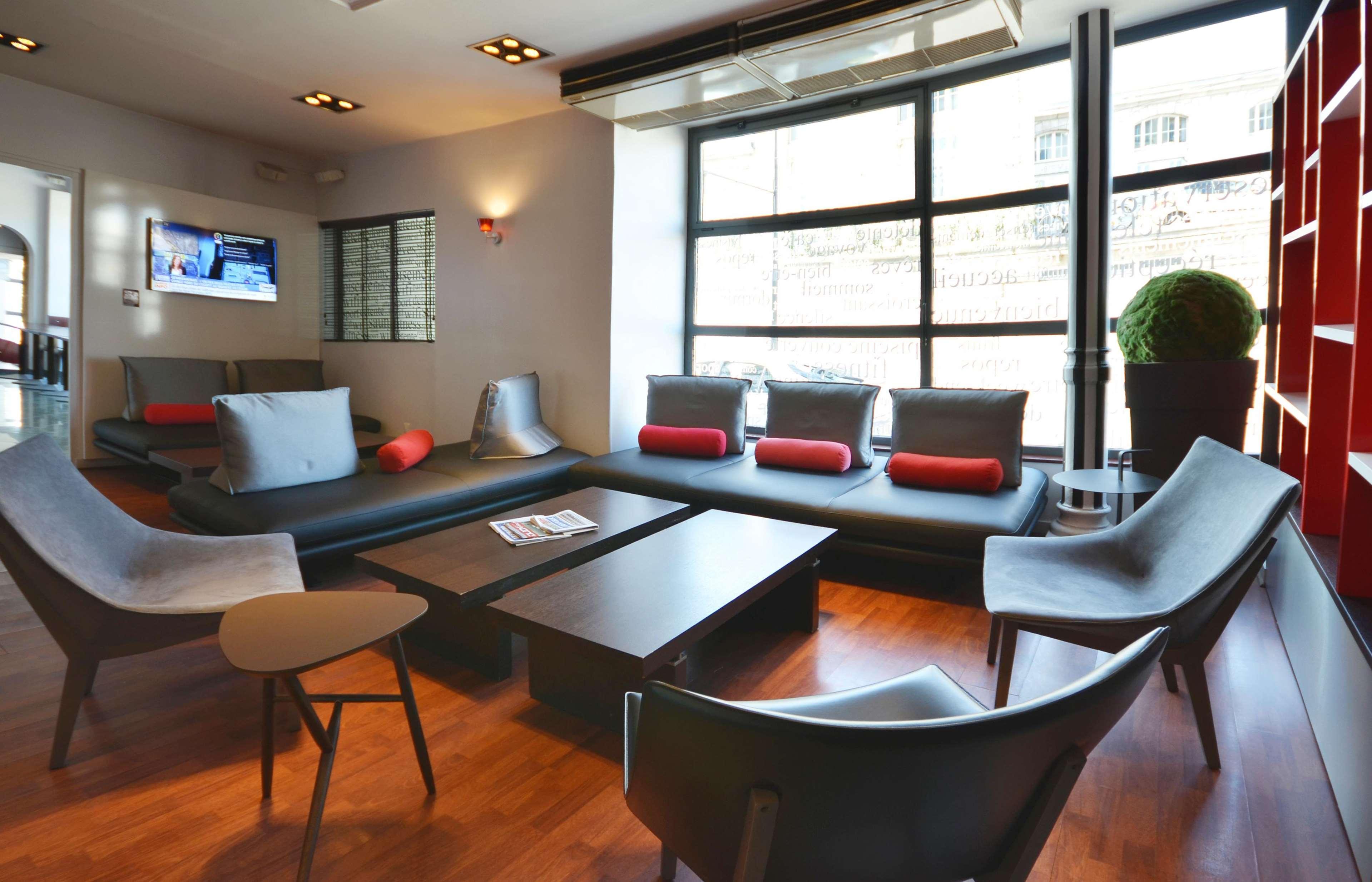 Kyriad Hotel Dijon Gare Экстерьер фото