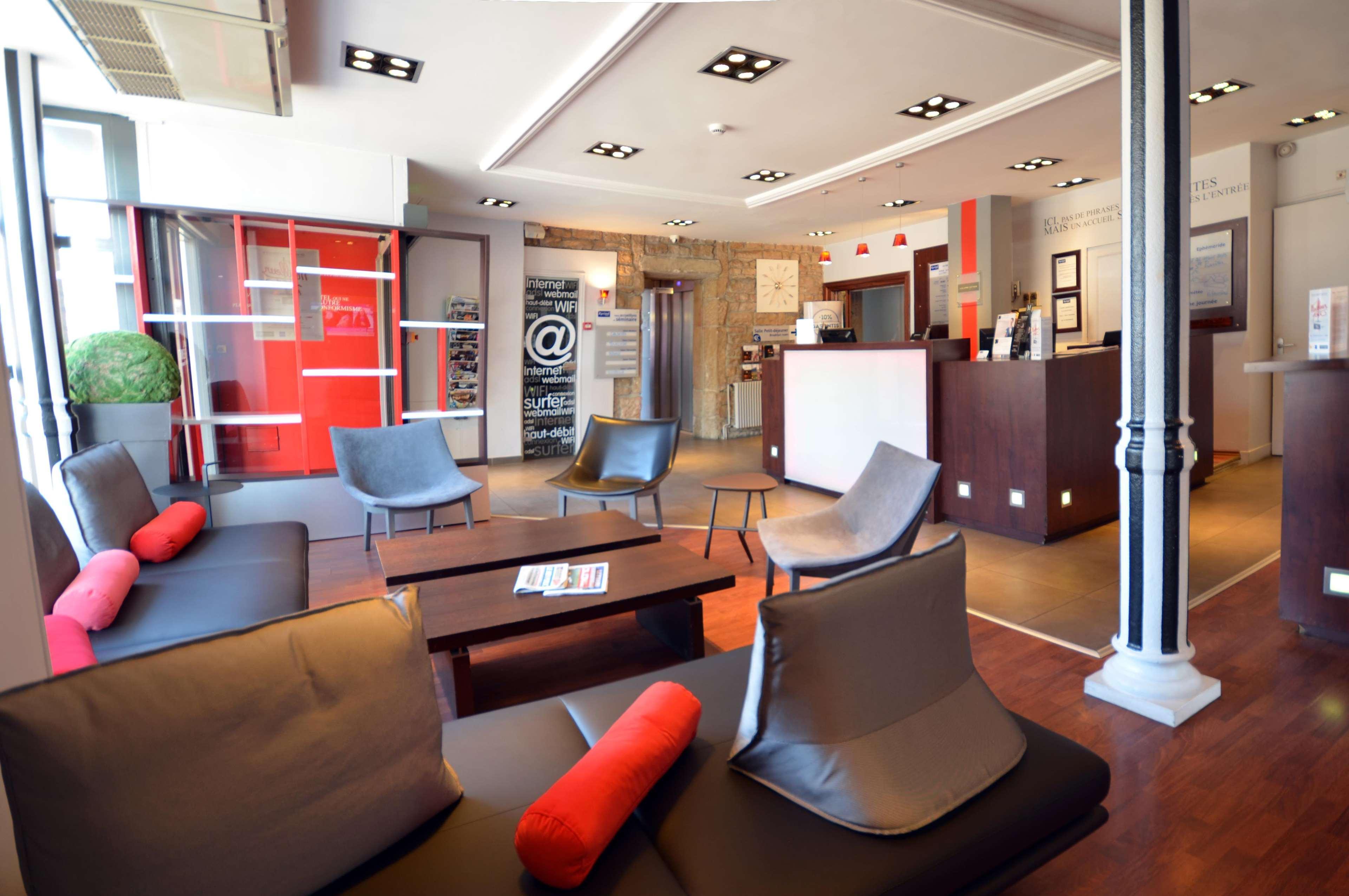 Kyriad Hotel Dijon Gare Экстерьер фото