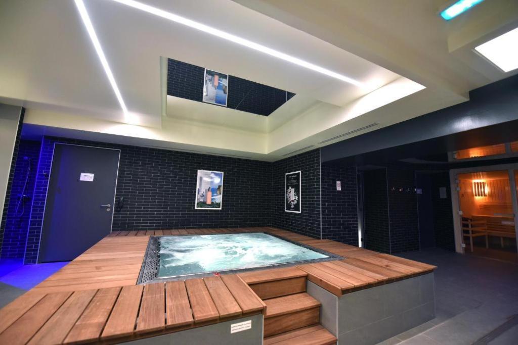 Kyriad Hotel Dijon Gare Экстерьер фото